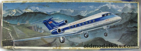 KVZ 1/100 Yakovlev Yak-40 Aeroflot, 5023 plastic model kit